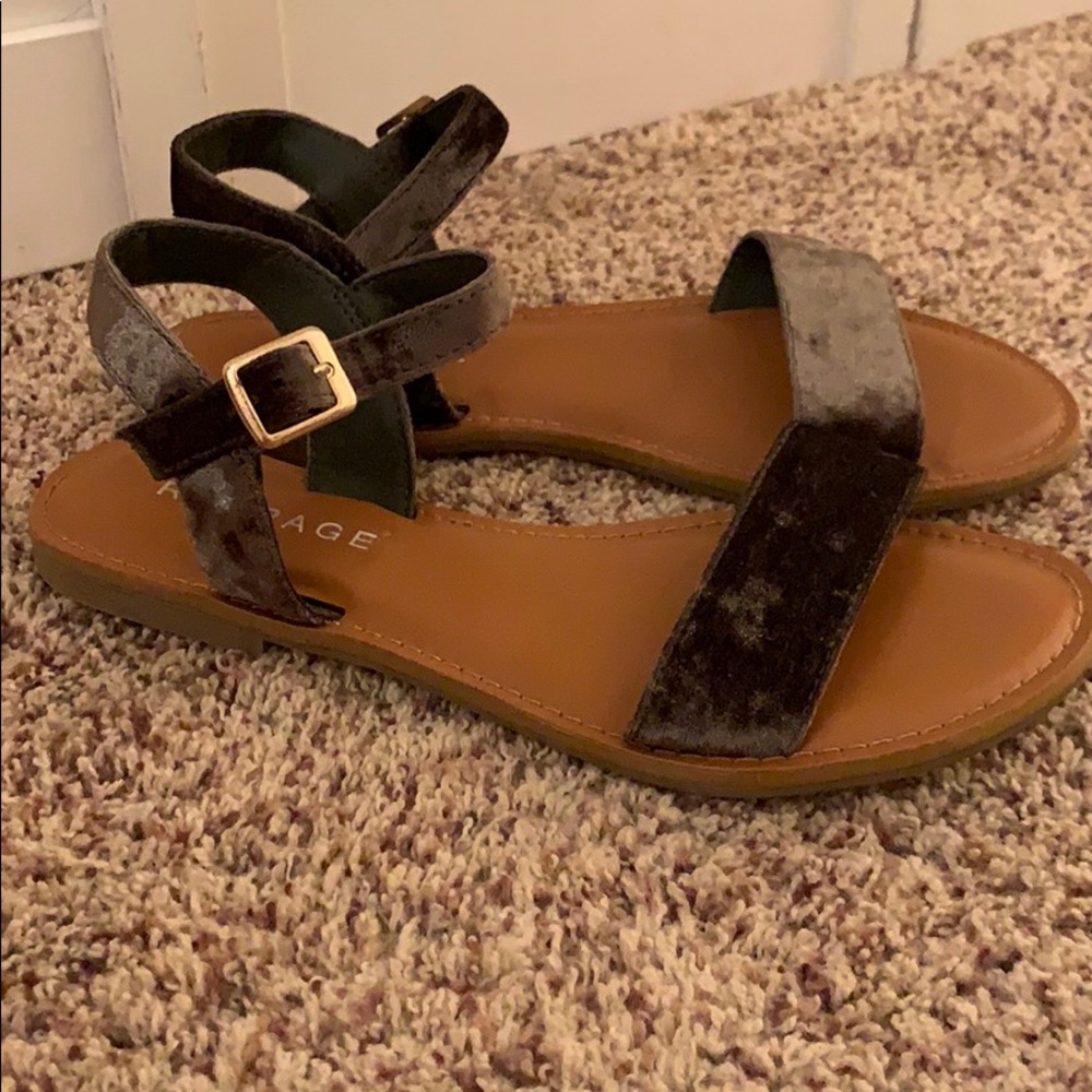 Velvet Hunter Green Sandals